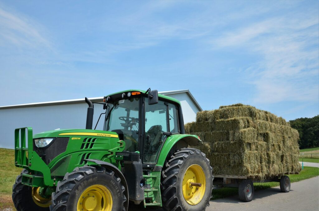 Looking for hay delivery in Tri-Cities? Learn what livestock owners should expect from a reliable local hay supplier